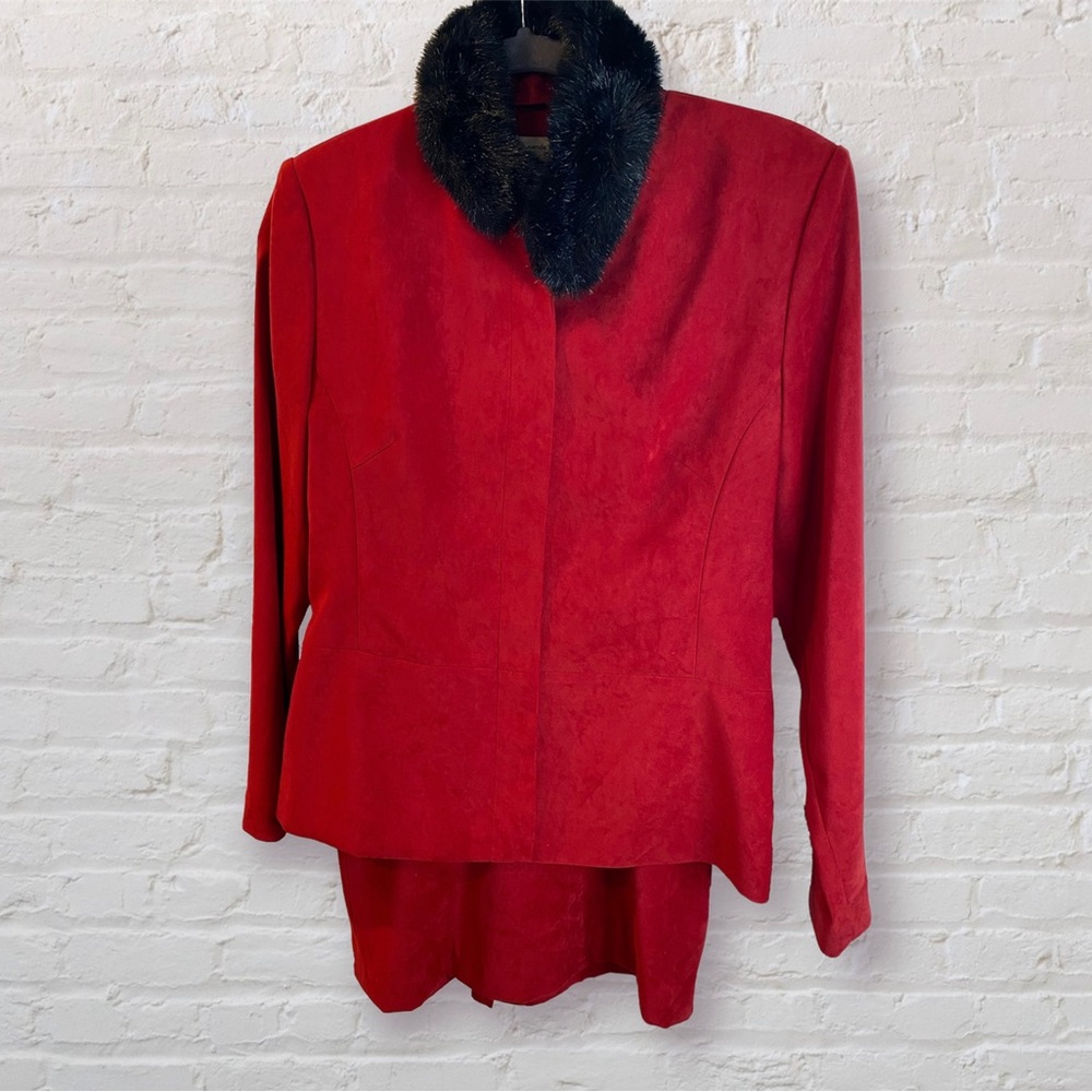 VTG 90s/Y2K Red Faux Fur Blazer & Matching Skirt Suit Set Size 6P Petite